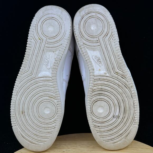 Nike Air Force 1 Low \'07 ‘Triple White’CW2288 111 Size 9.5 Shoe main image 4